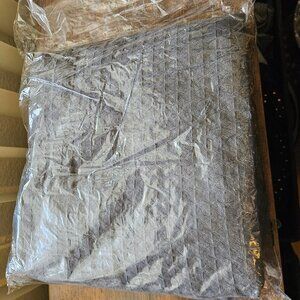 Bathen Waffle Towel Set - 2 Bath & 2 Hand Towels - Gray - New in Packaging